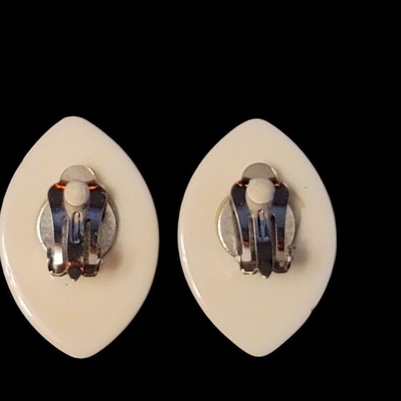 💍Clip Earrings - Picture 3 of 3